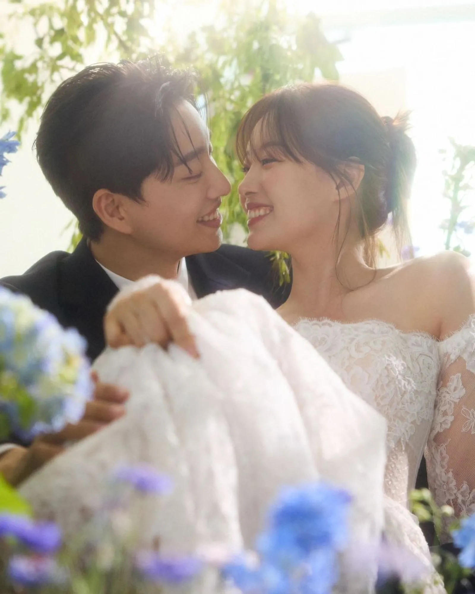 Dikira K-Drama, Ini Potret Pre-Wedding Song Ji Eun dan Park We