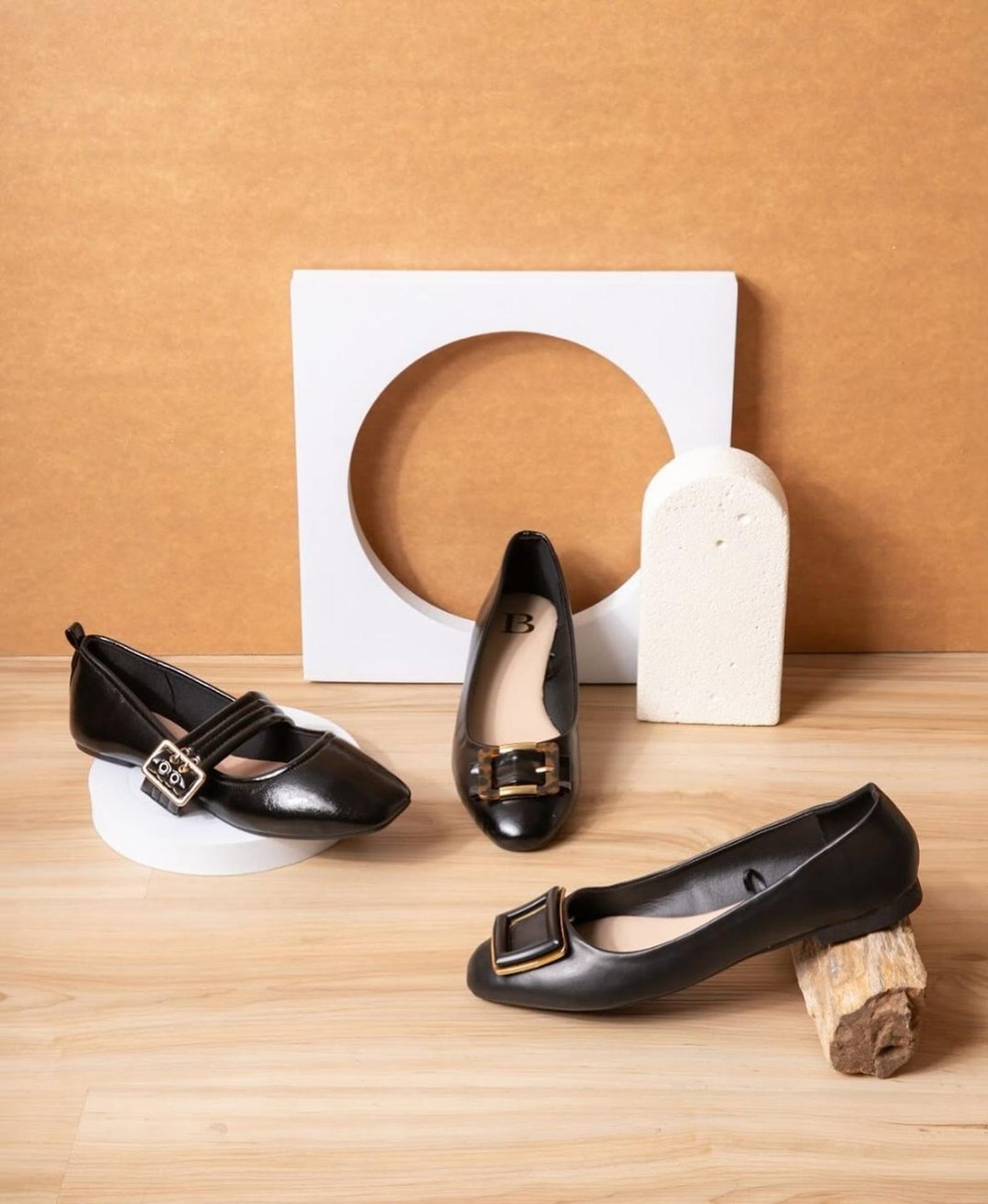 7 Brand Sepatu Kerja Wanita Lokal Terbaik, Classy!
