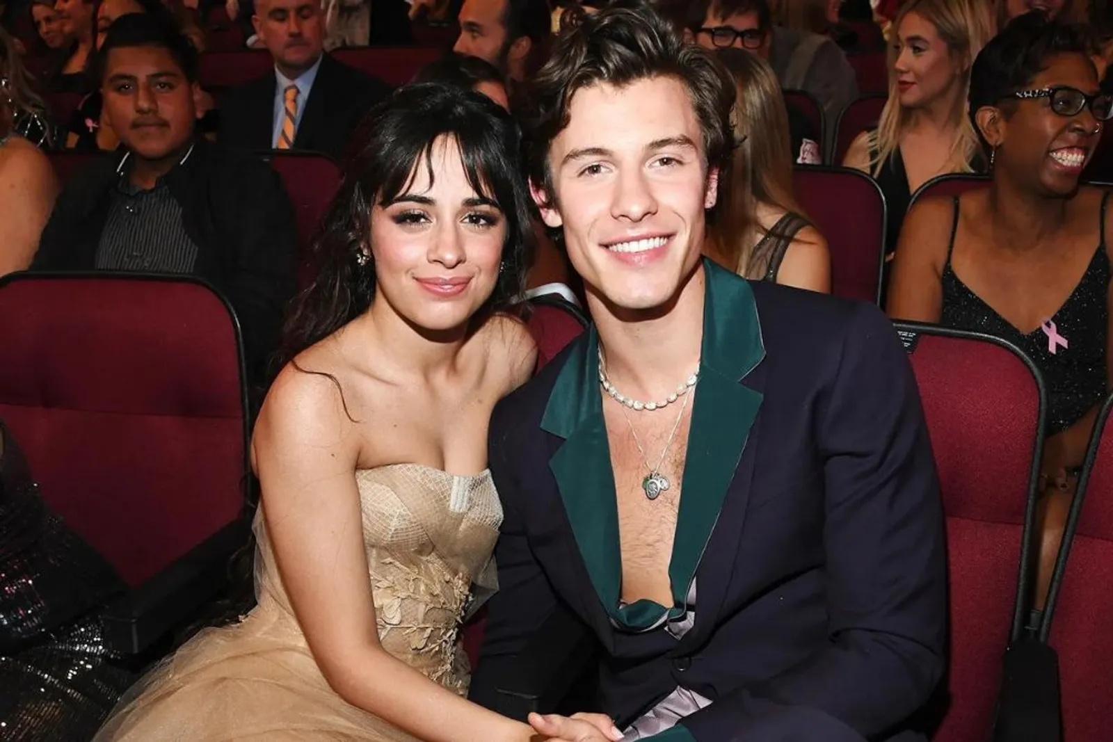 Kronologi Dugaan Cinta Segitiga Sabrina Carpenter-Shawn Mendes-Camila