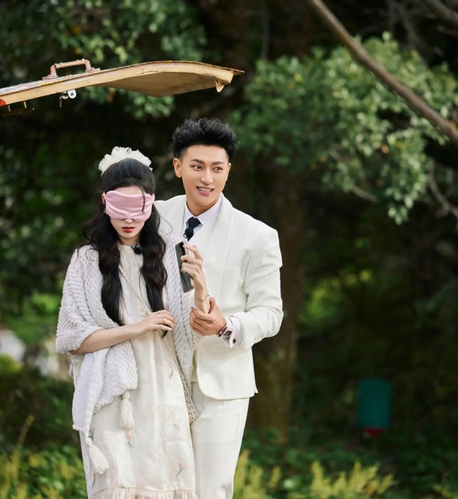 7 Momen Lamaran Huang Zi Tao dan Xu Yiyang, Ditayangkan di TV