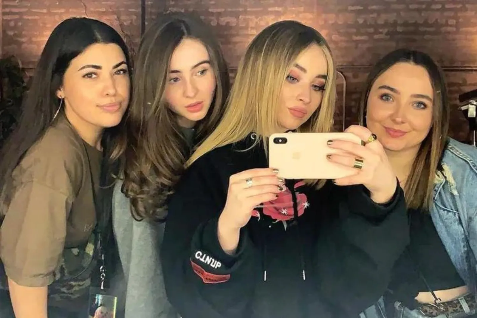 7 Fakta Keluarga Sabrina Carpenter yang Suportif Banget!