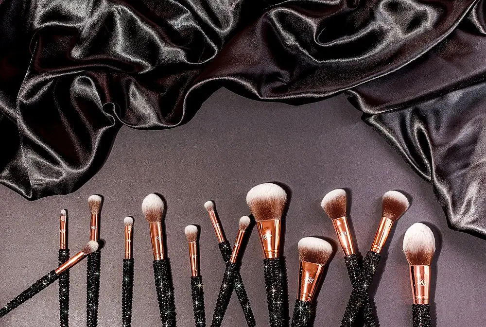 5 Rekomendasi Brush Eyeshadow Terbaik, Wajib Coba!