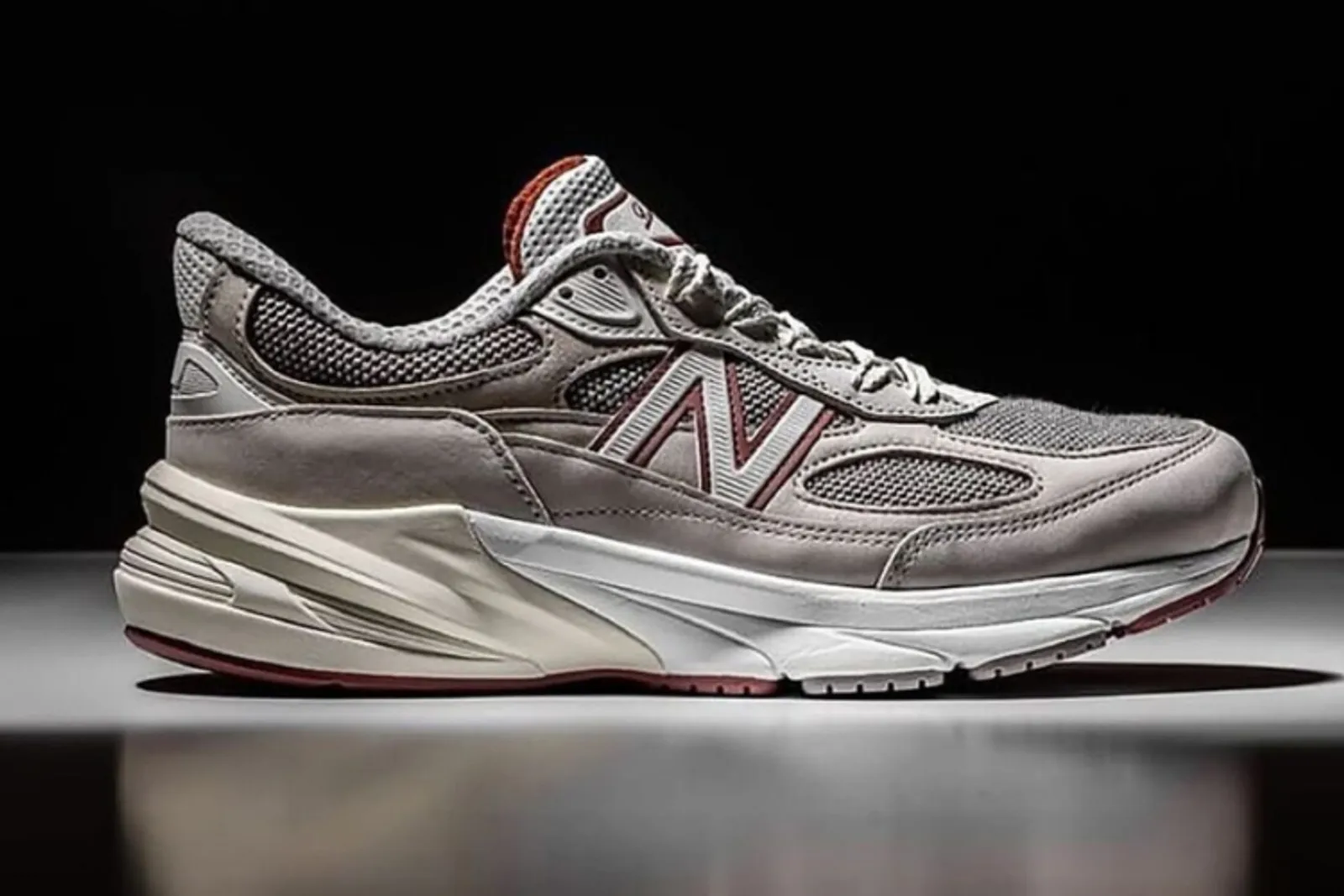 Kolaborasi Loro Piana x New Balance Hadirkan Sneakers Mewah 990v6