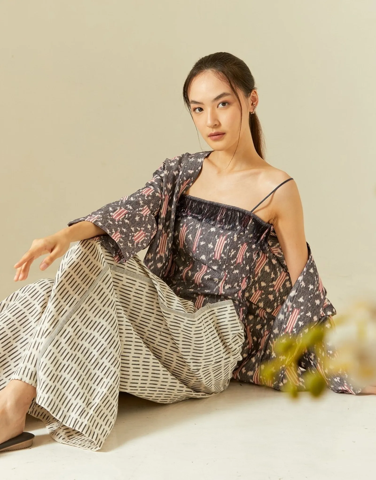 10 Merek Baju Batik Wanita Terkenal, Modern dan Stylish