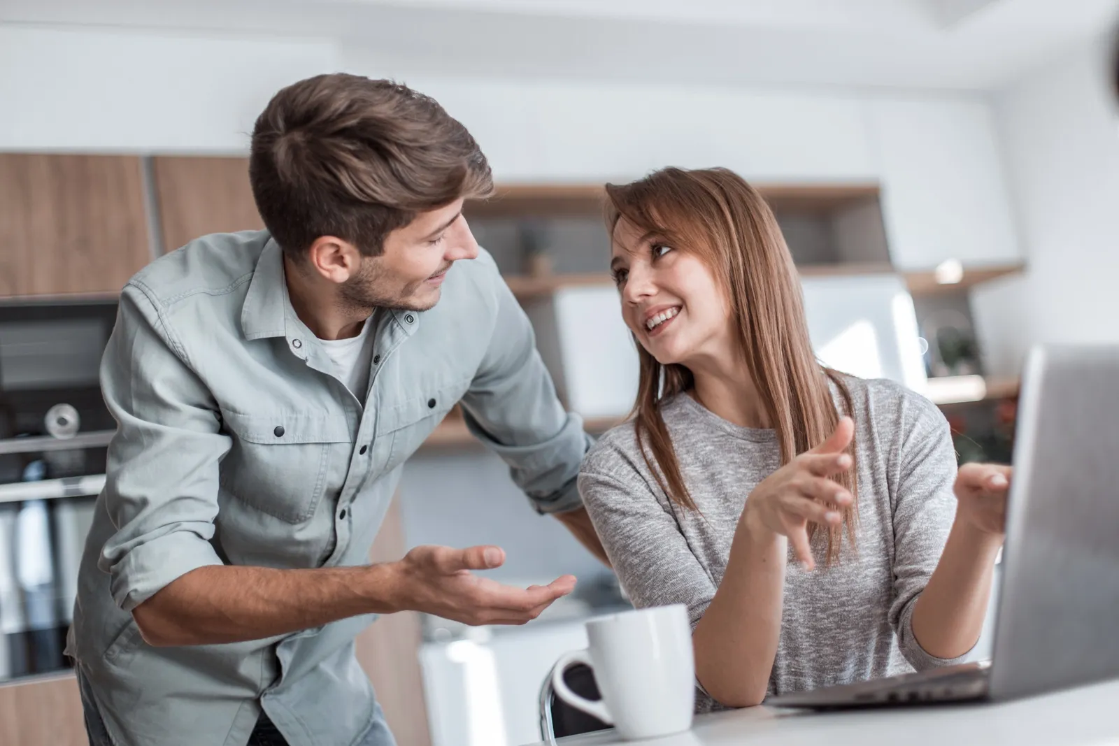 5 Hal Sepele yang Dilakukan Cowok Tapi Bikin Cewek Takjub