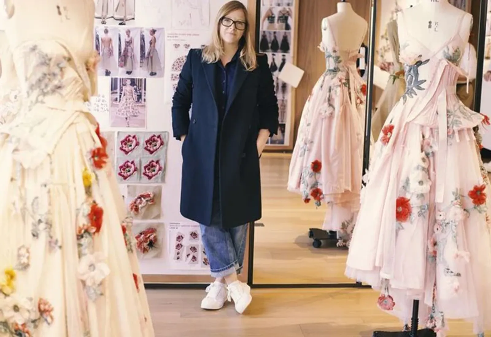 Givenchy Gandeng Sarah Burton Jadi Direktur Kreatif Terbaru