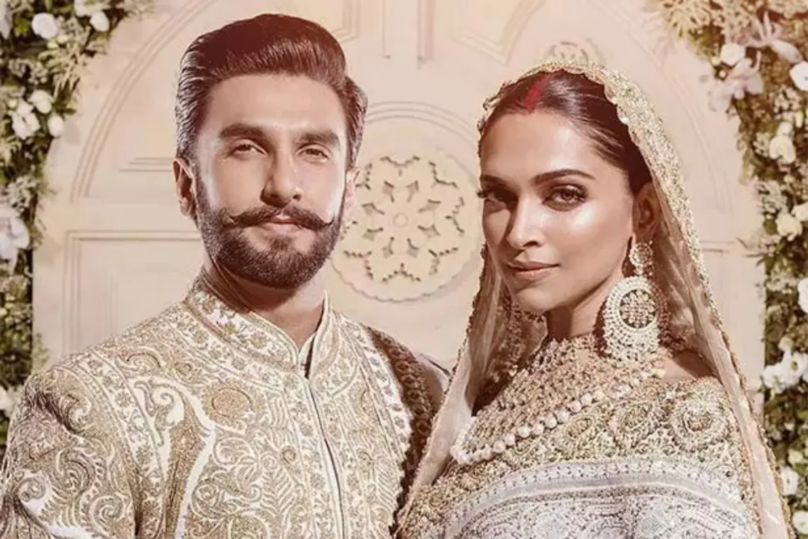 Kisah Cinta Deepika Padukone dan Ranveer Singh, Sambut Kelahiran Anak!