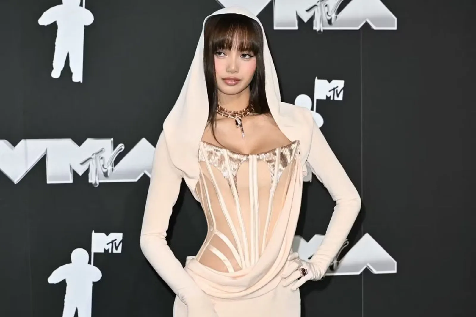 Makeup dan Hairstyle Terbaik MTV VMAs 2024