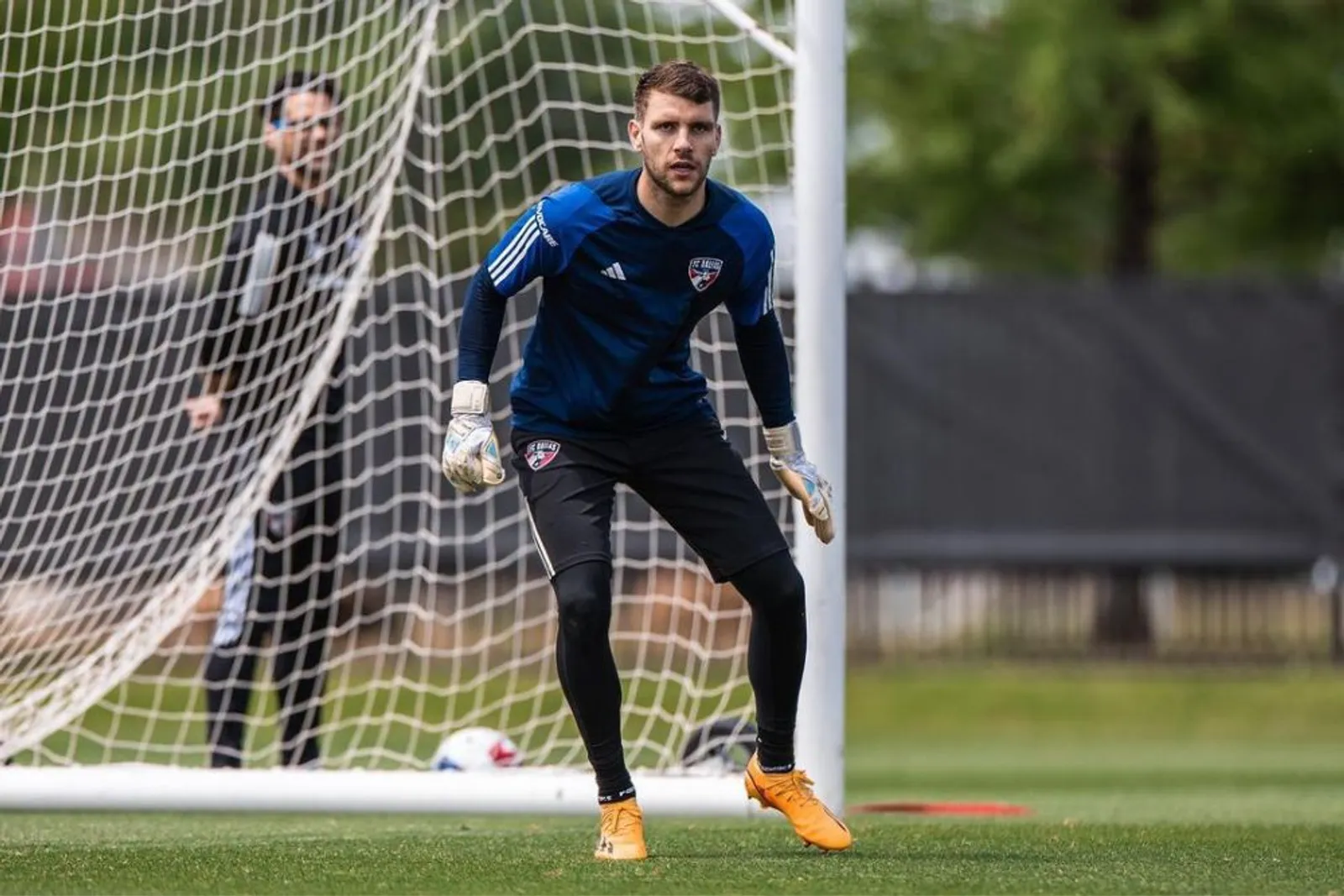 7 Fakta Keluarga Maarten Paes, Kiper Timnas Indonesia yang Viral