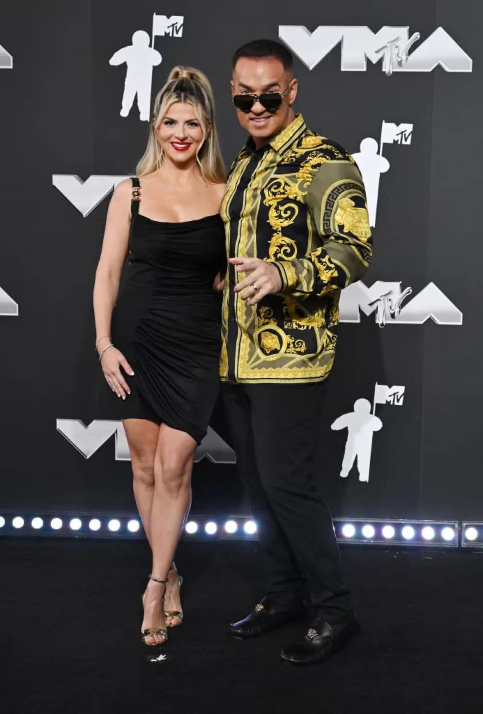 8 Potret Pasangan Seleb Hollywood yang Hadir di MTV VMA 2024