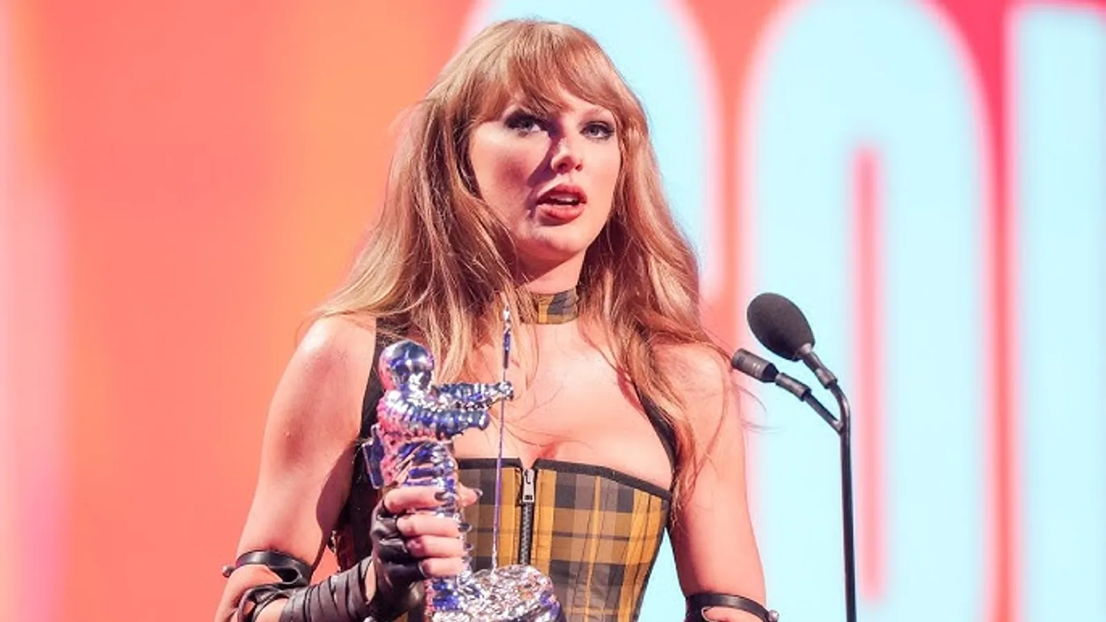 8 Momen Ikonik MTV VMAs 2024: Lisa BLACKPINK hingga Taylor Swift