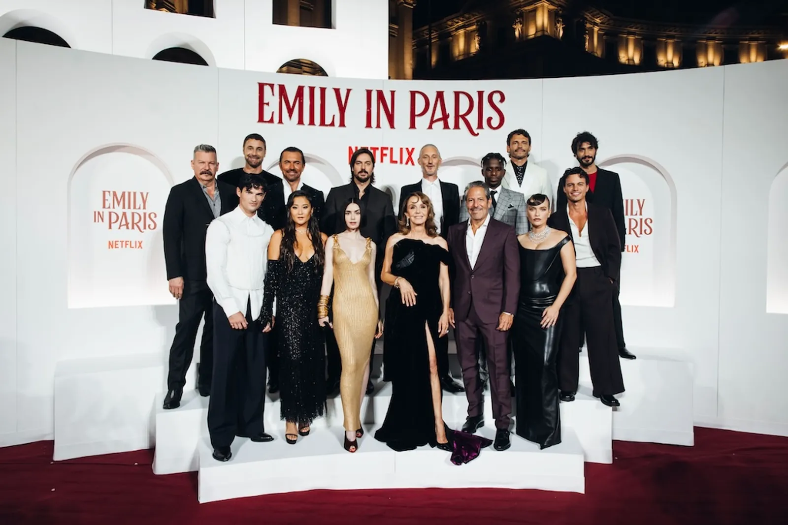 Deretan Gaya Para Pemain ‘Emily in Paris’ Saat di Roma Italia