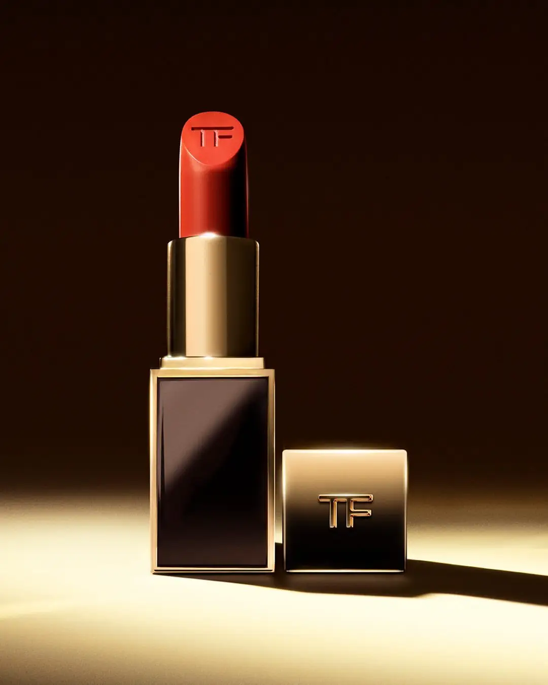 Gandeng Angelina Jolie, Tom Ford Hadirkan Runway Lip Color Terbaru 