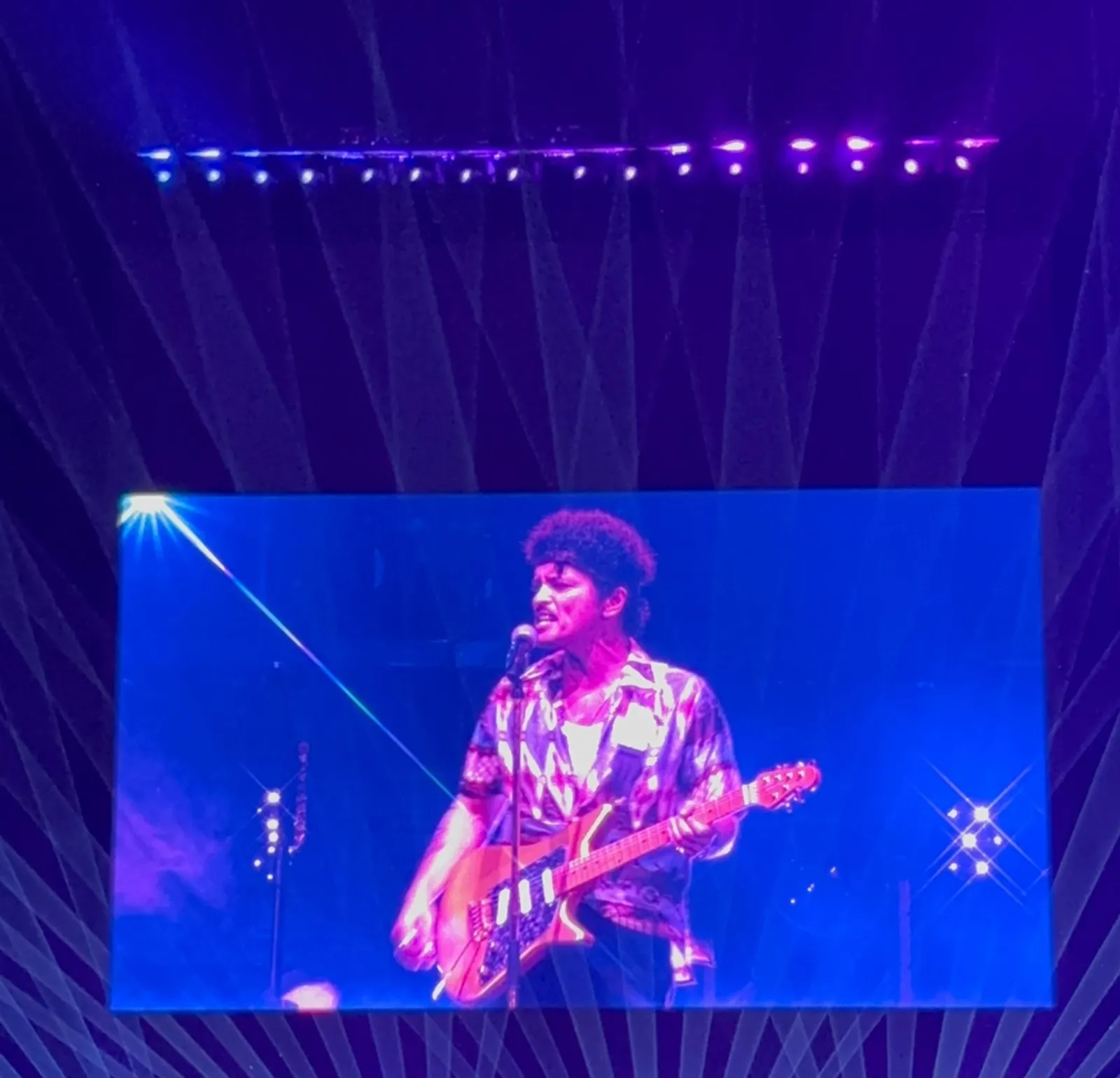 Bruno Mars Live in Jakarta, Singkat tapi Tetap Memikat