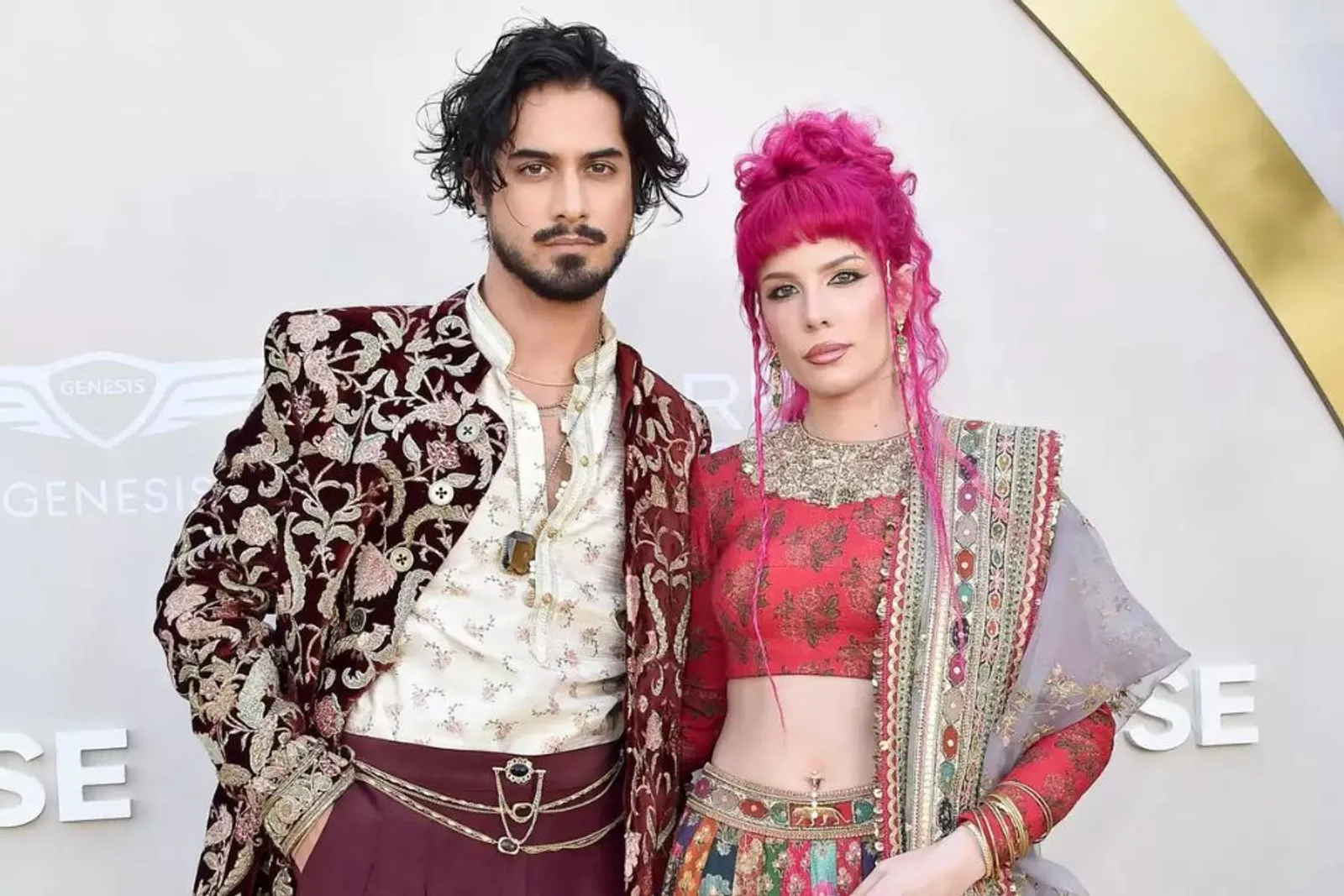 Setahun Pacaran, Halsey Umumkan Tunangan dengan Avan Jogia