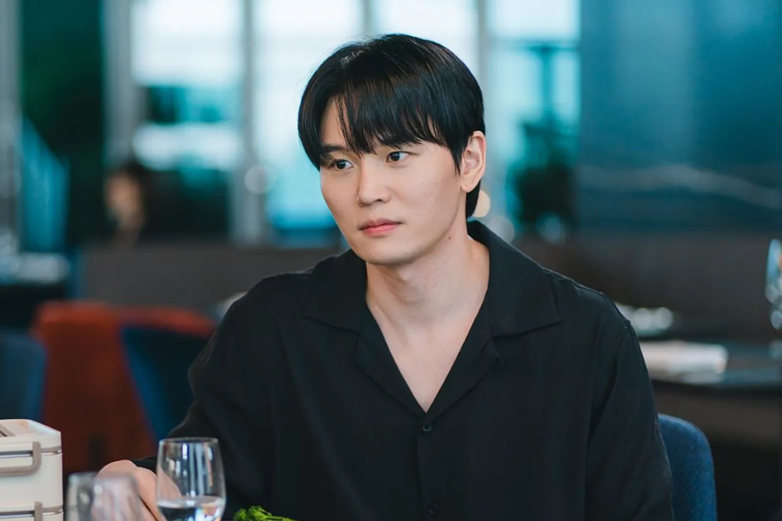 6 Sifat Green Flag Mantan Pacar Bae Seok Ryu di 'Love Next Door'