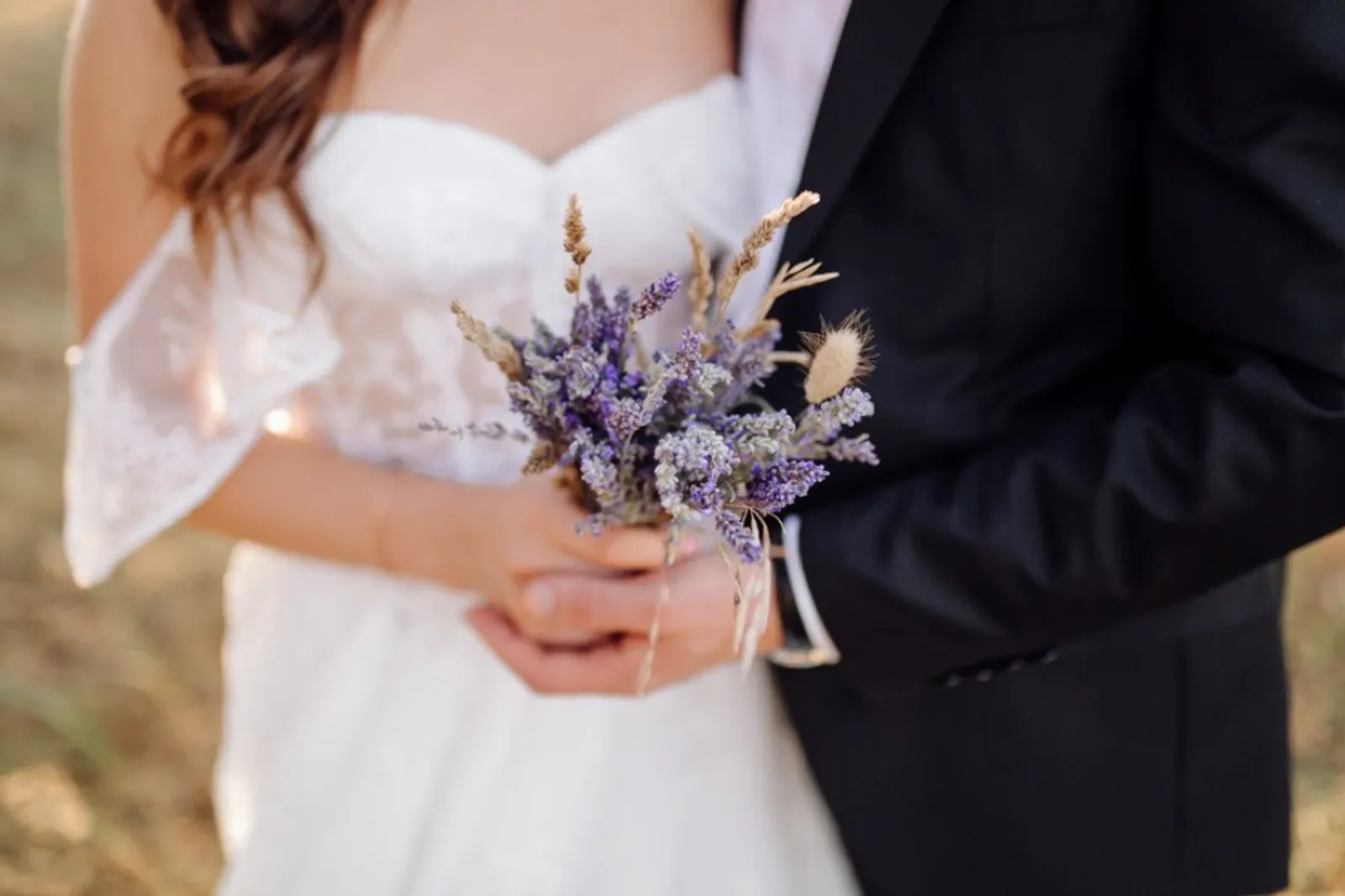 Apa Itu Lavender Marriage? Ini Arti dan Konsepnya