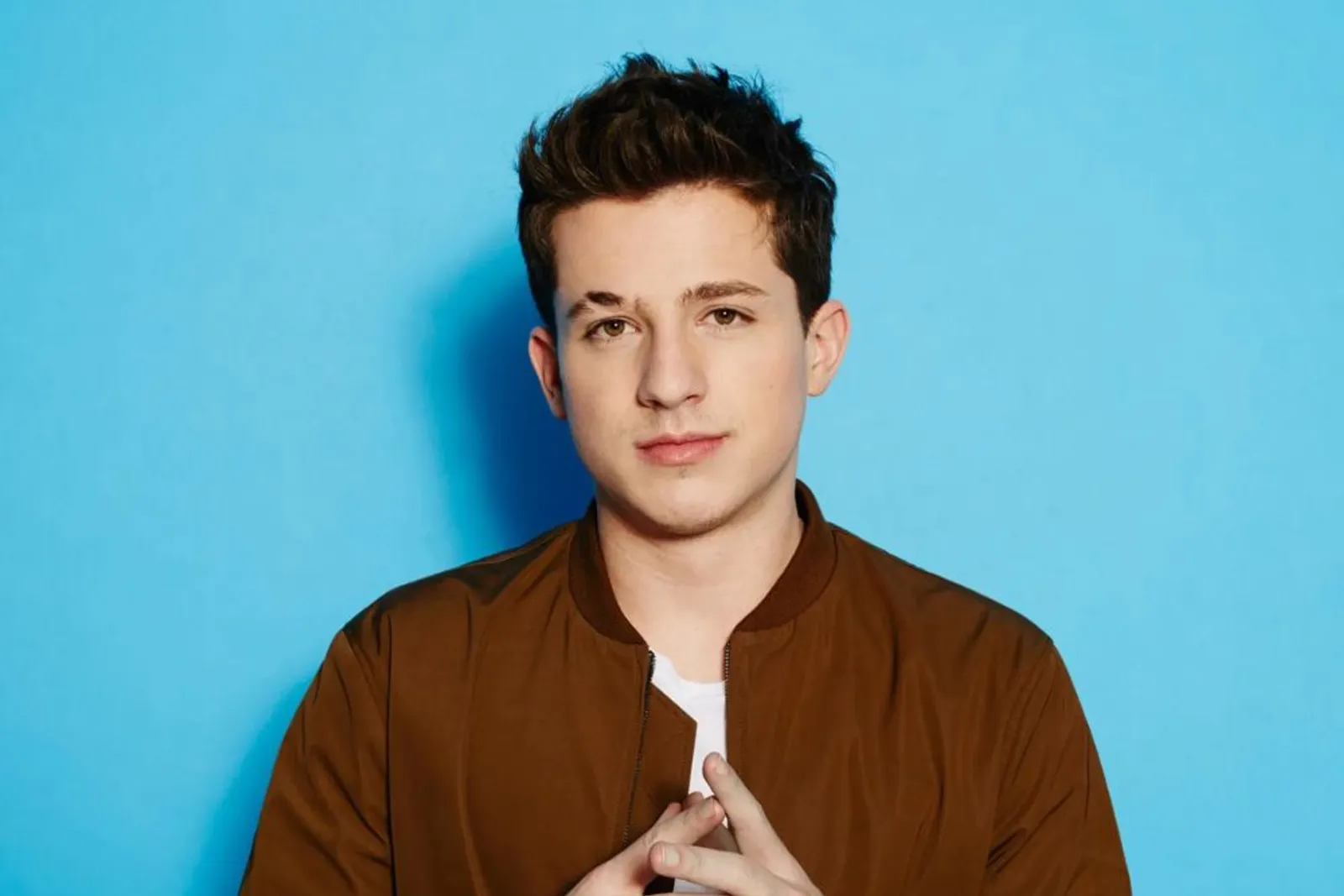 Baru Menikah, Ini 7 Fakta Keluarga Charlie Puth