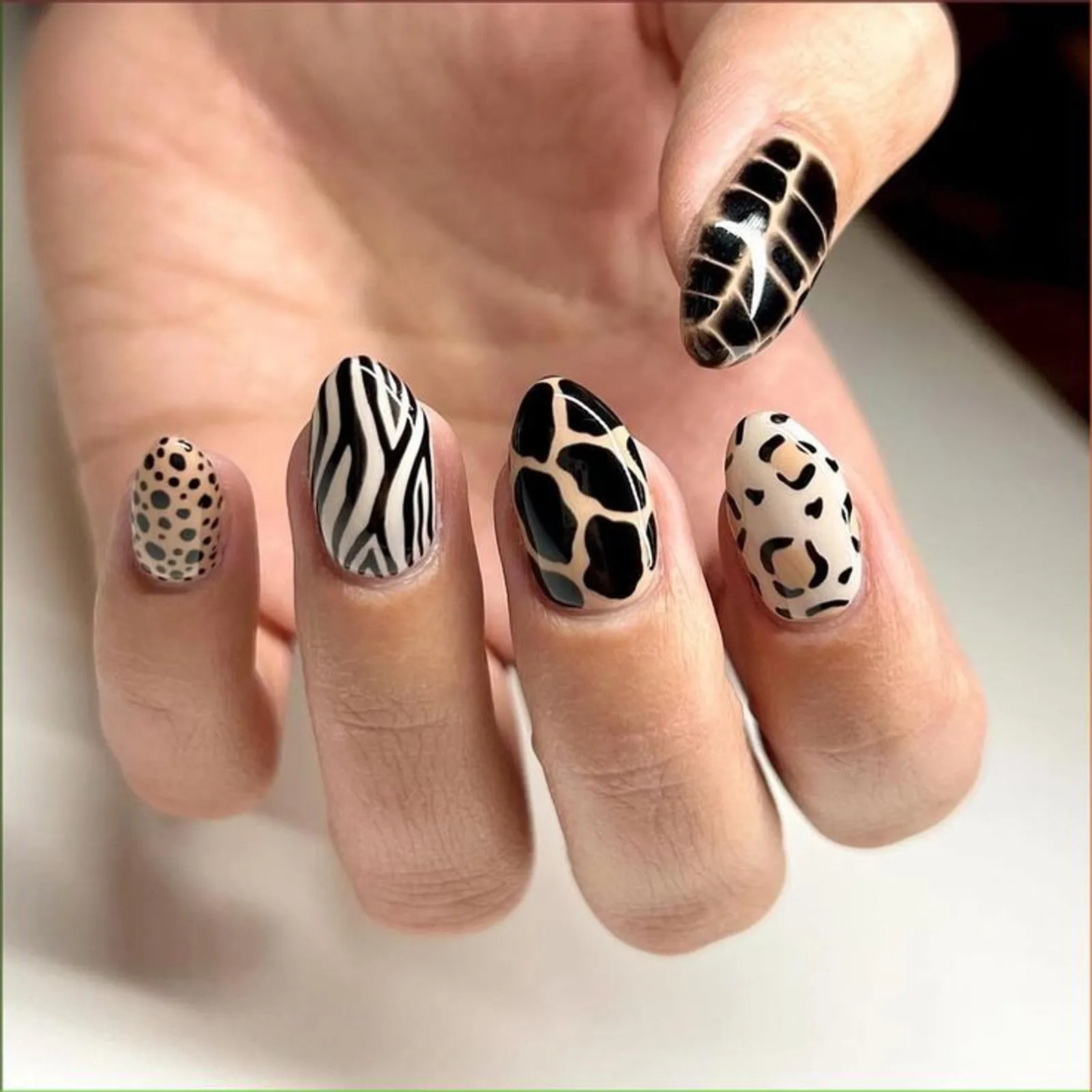 8 Inspirasi Nail Art Leopard yang Eksotis dan Memikat