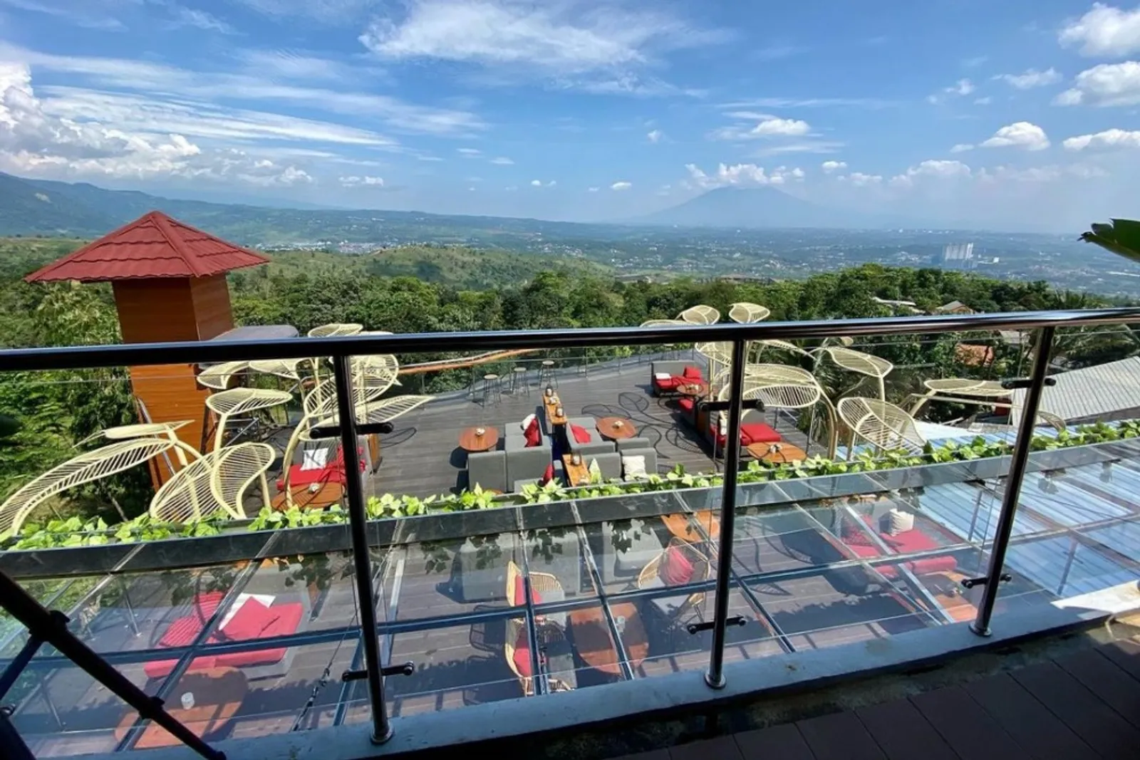 7 Tempat Makan Keluarga di Bogor, Nyaman untuk Santap Bersama