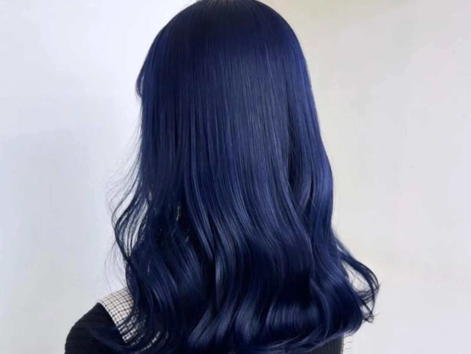 Pilihan Warna Cat Rambut Biru yang Bisa Kamu Coba 