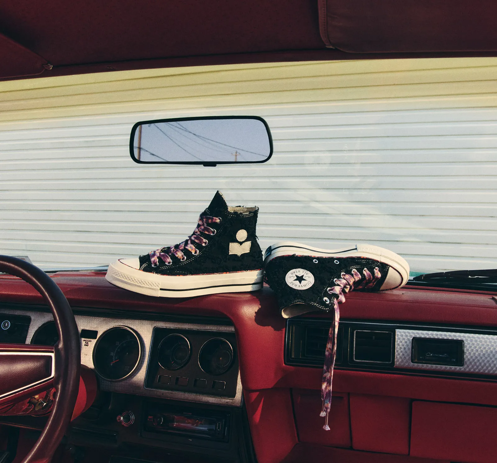 Converse x Isabel Marant Usung Chuck Taylor dan Sepatu Sneakers Wedge