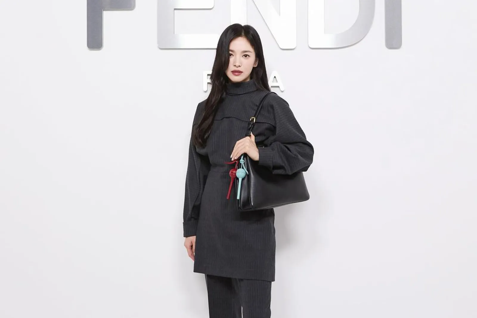 Song Hye Kyo dan Gaya Artis Lain yang Hadir di Fendi SS25