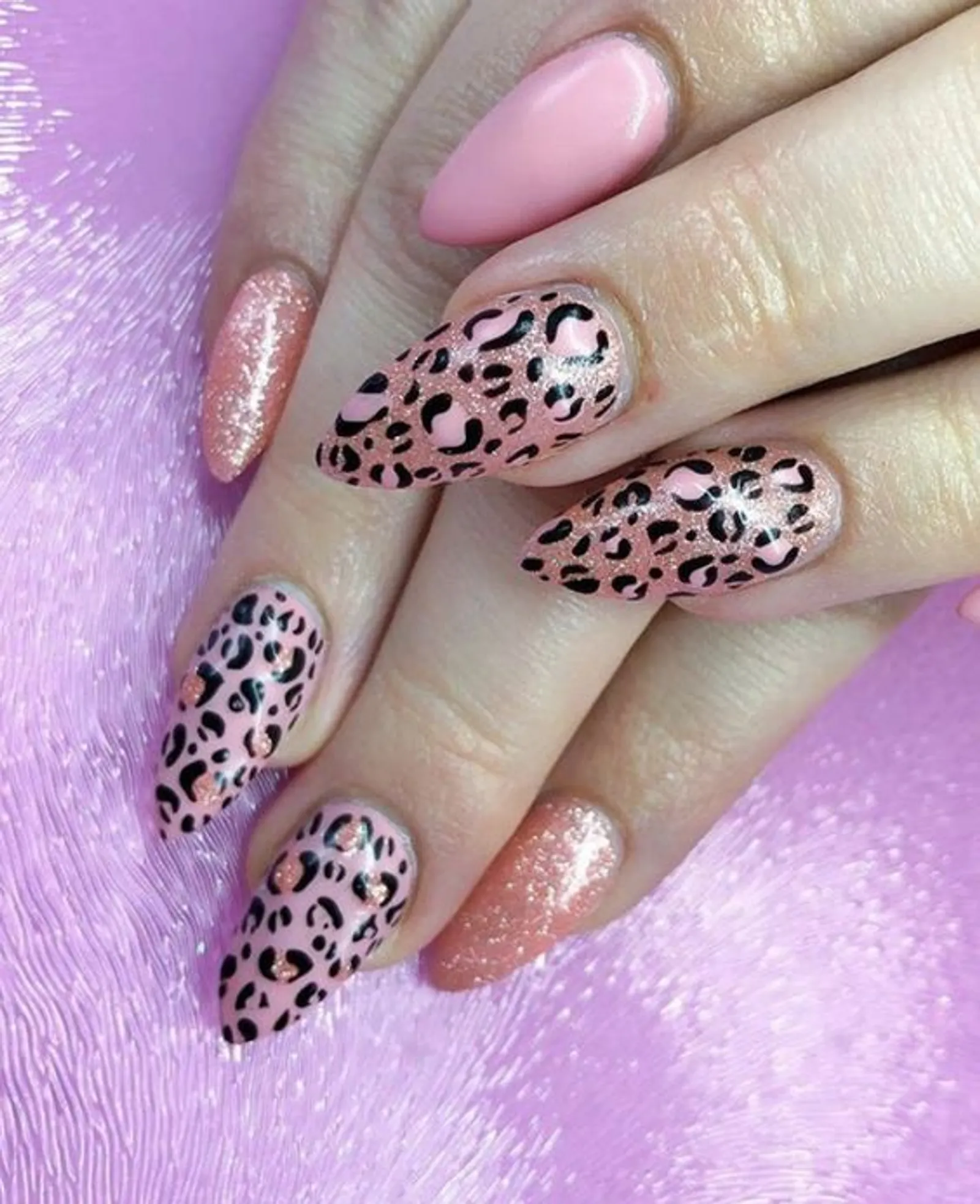 8 Inspirasi Nail Art Leopard yang Eksotis dan Memikat