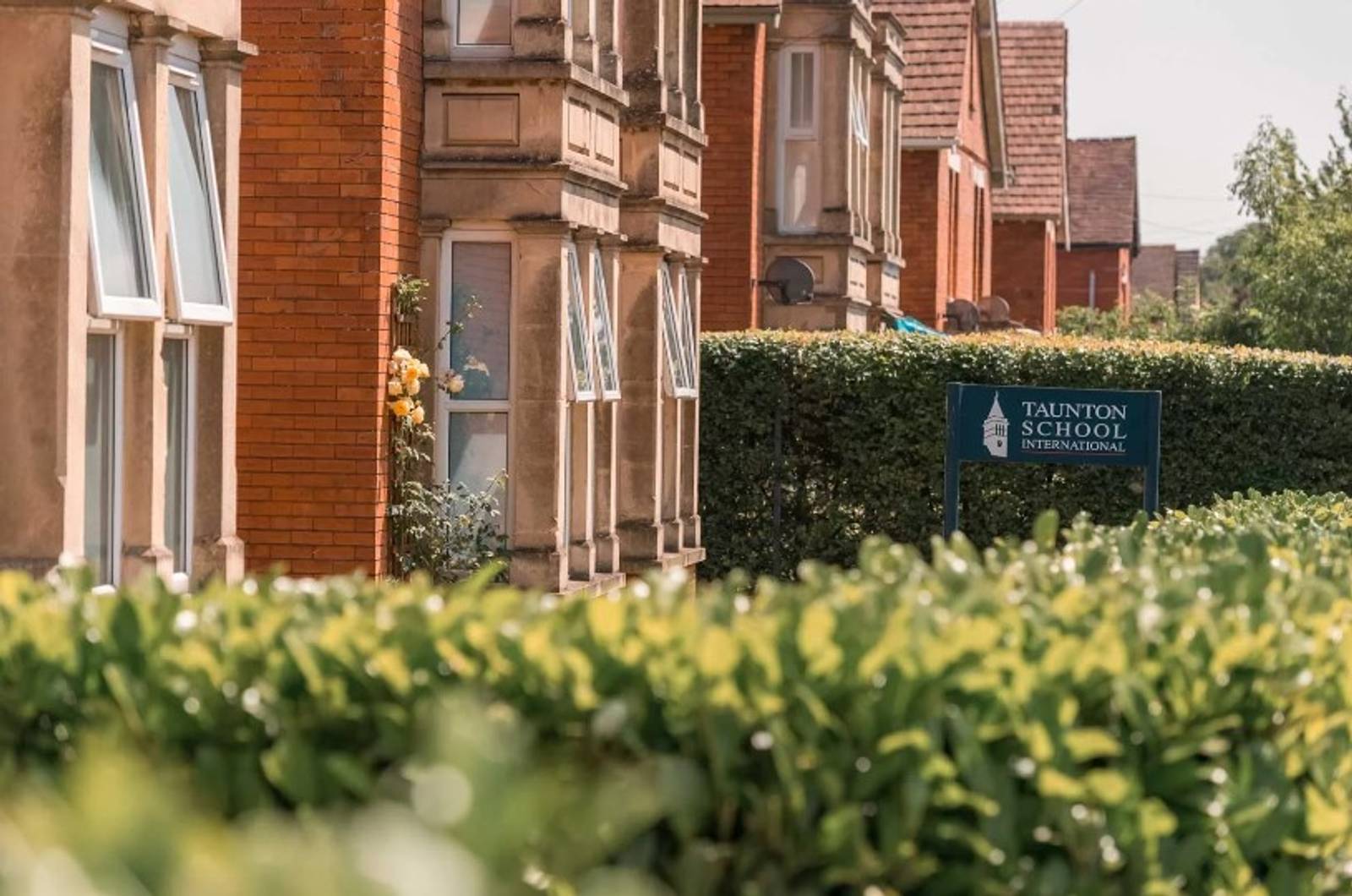 Potret Fasilitas Taunton School Inggris, Sekolah Anak Nikita Mirzani