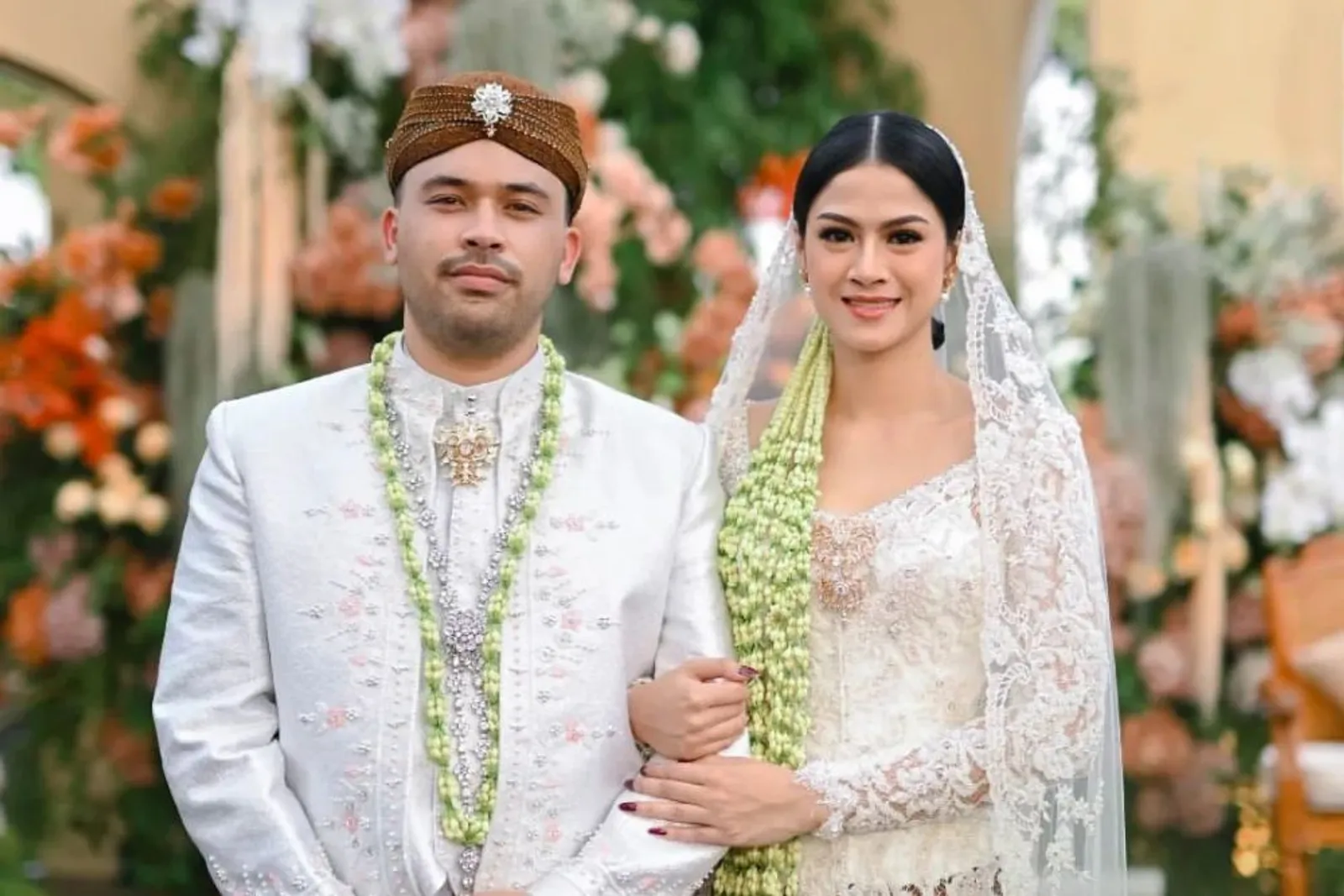 Bahagia! Ini 7 Momen Pernikahan Hana Saraswati dan Justin Harijawan