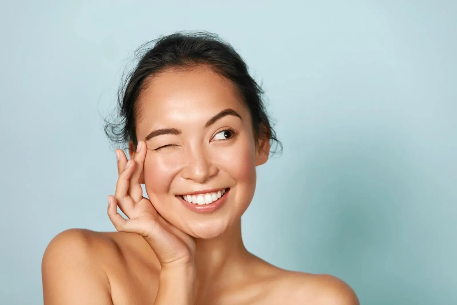 5 Cara Atasi Puffy Eyes yang Bisa Kamu Terapkan 