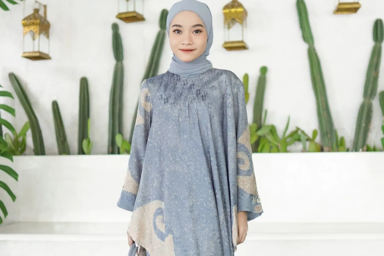 6 Model Baju Batik Tunik Bawahan Rok, Tampil Lebih Anggun