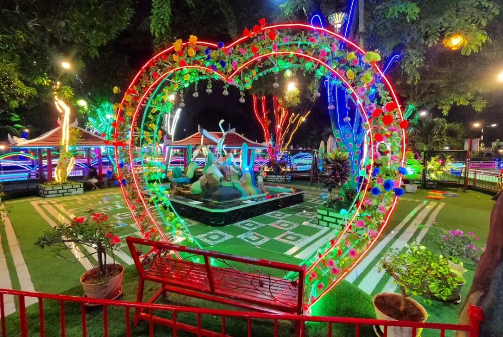 Taman Rainbow Alamanda: Rute, Tiket, dan Wahana Seru Orang Bekasi