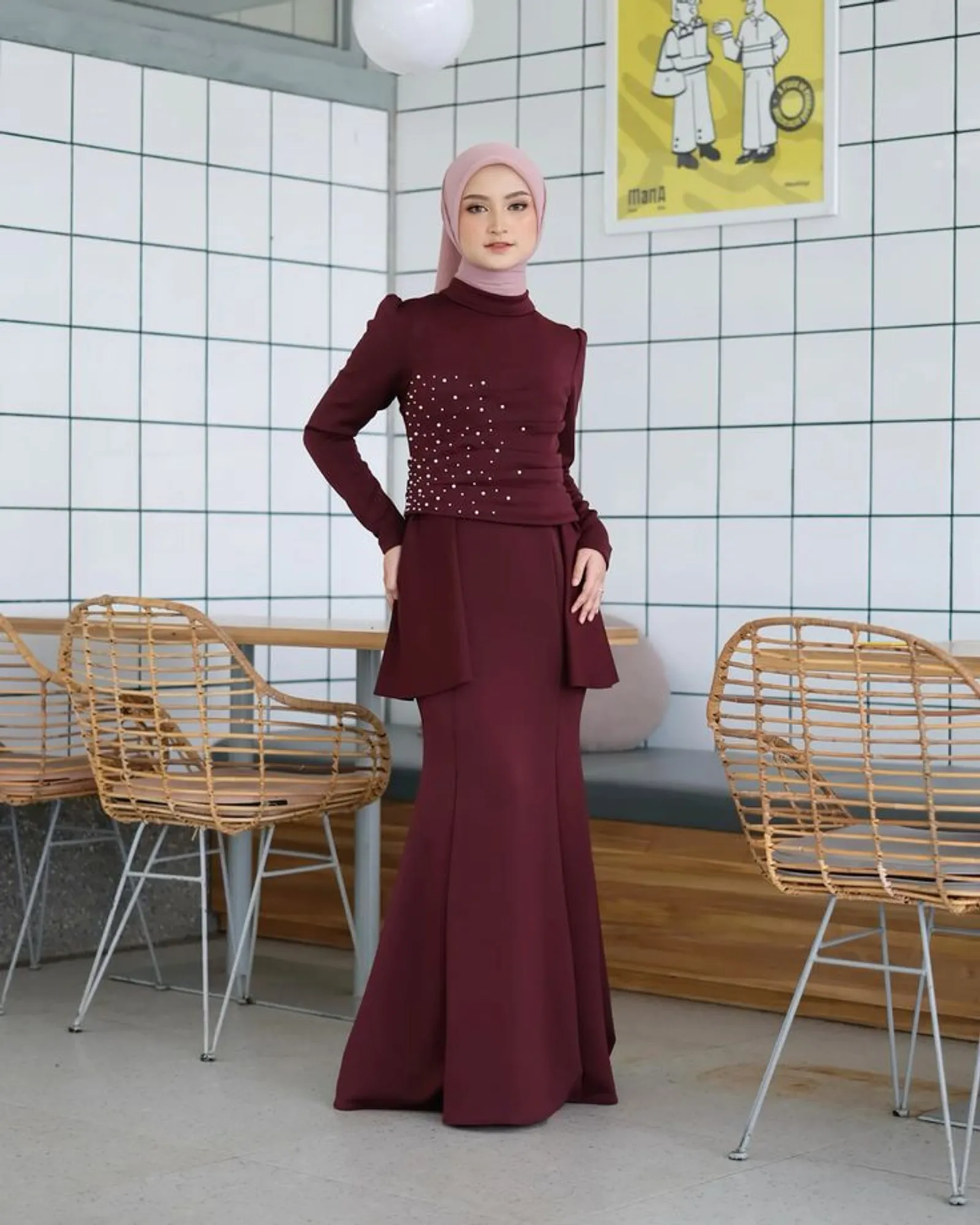 8 Dress Wisuda Kekinian yang Elegan dan Estetik, Tampak Anggun