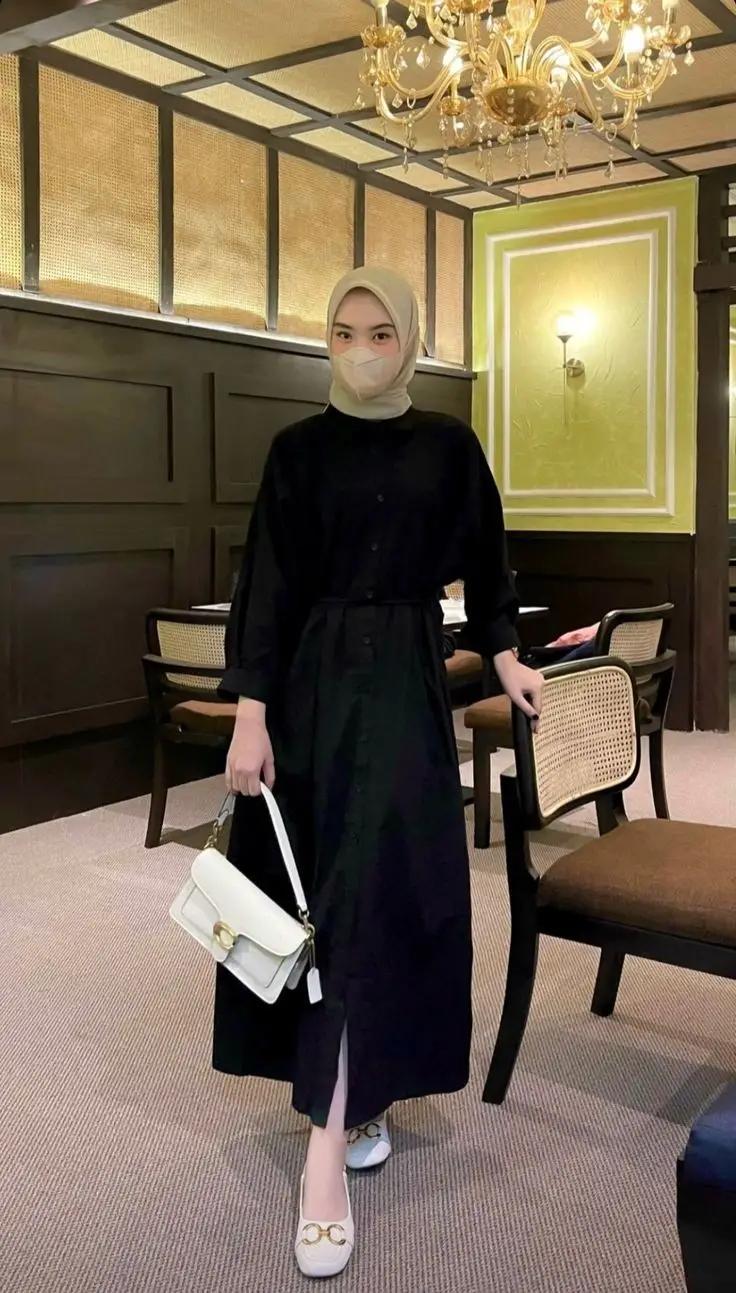 Gamis Hitam Cocok dengan Jilbab Warna Apa? Ini 20 Pilihannya