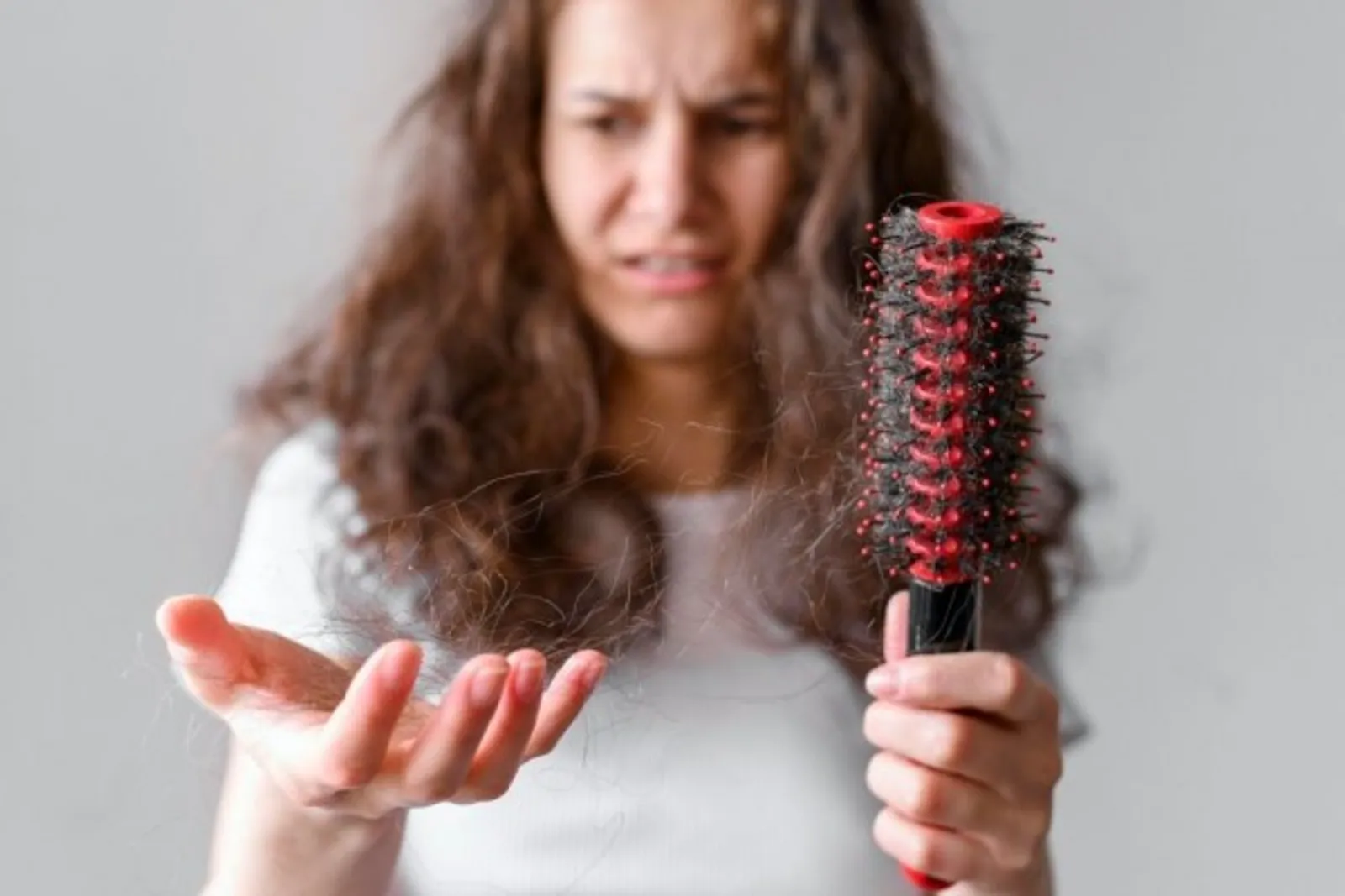 9 Arti Mimpi Rambut Rontok, Menandakan Kecemasan dan Kekhawatiran