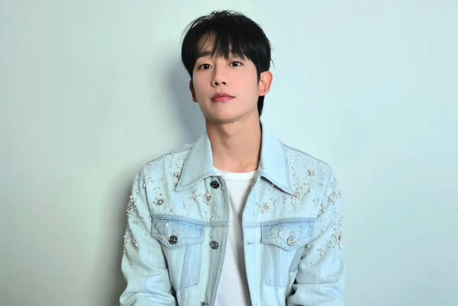 5 Fakta Kedekatan Jung Hae In dan Orang Tuanya, Disebut Family Man!