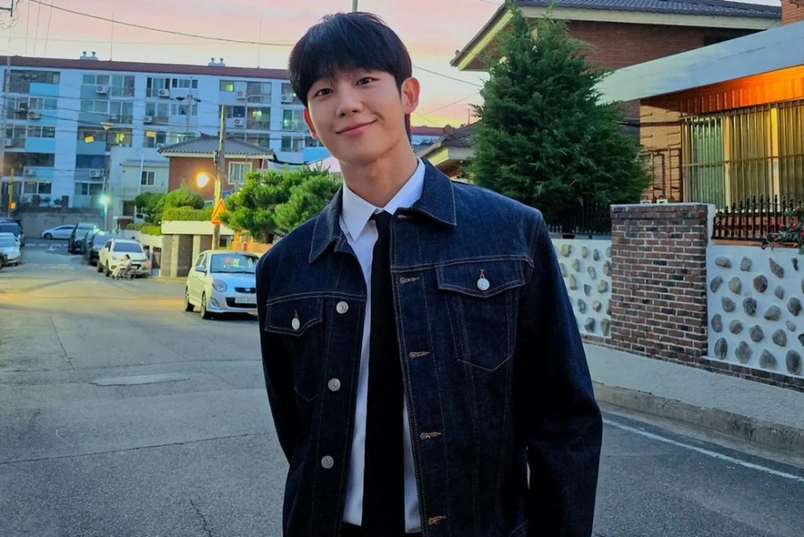 5 Fakta Kedekatan Jung Hae In dan Orang Tuanya, Disebut Family Man!