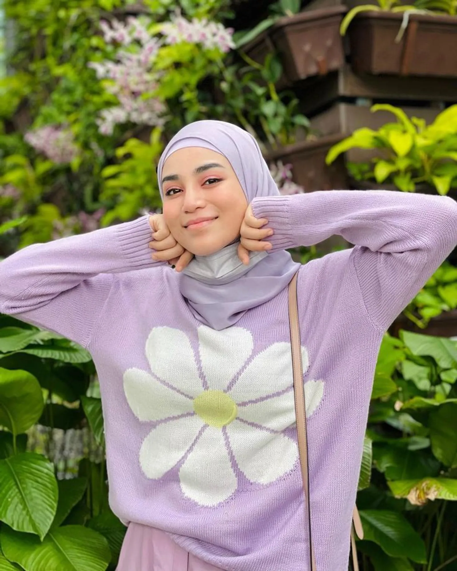 Baju Lilac Cocok dengan Jilbab Warna Apa? Ini 6 Pilihannya