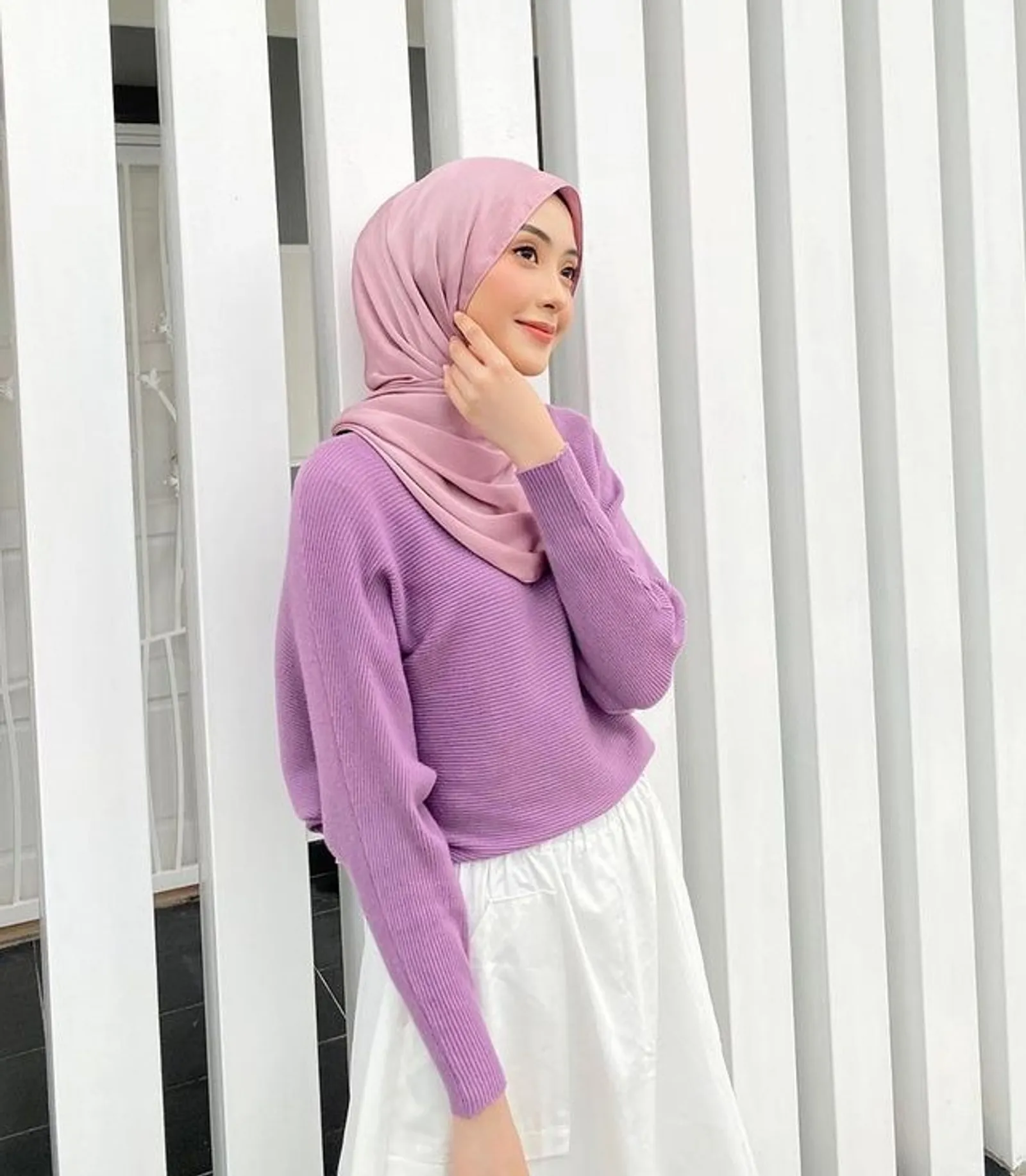 Baju Lilac Cocok dengan Jilbab Warna Apa? Ini 6 Pilihannya