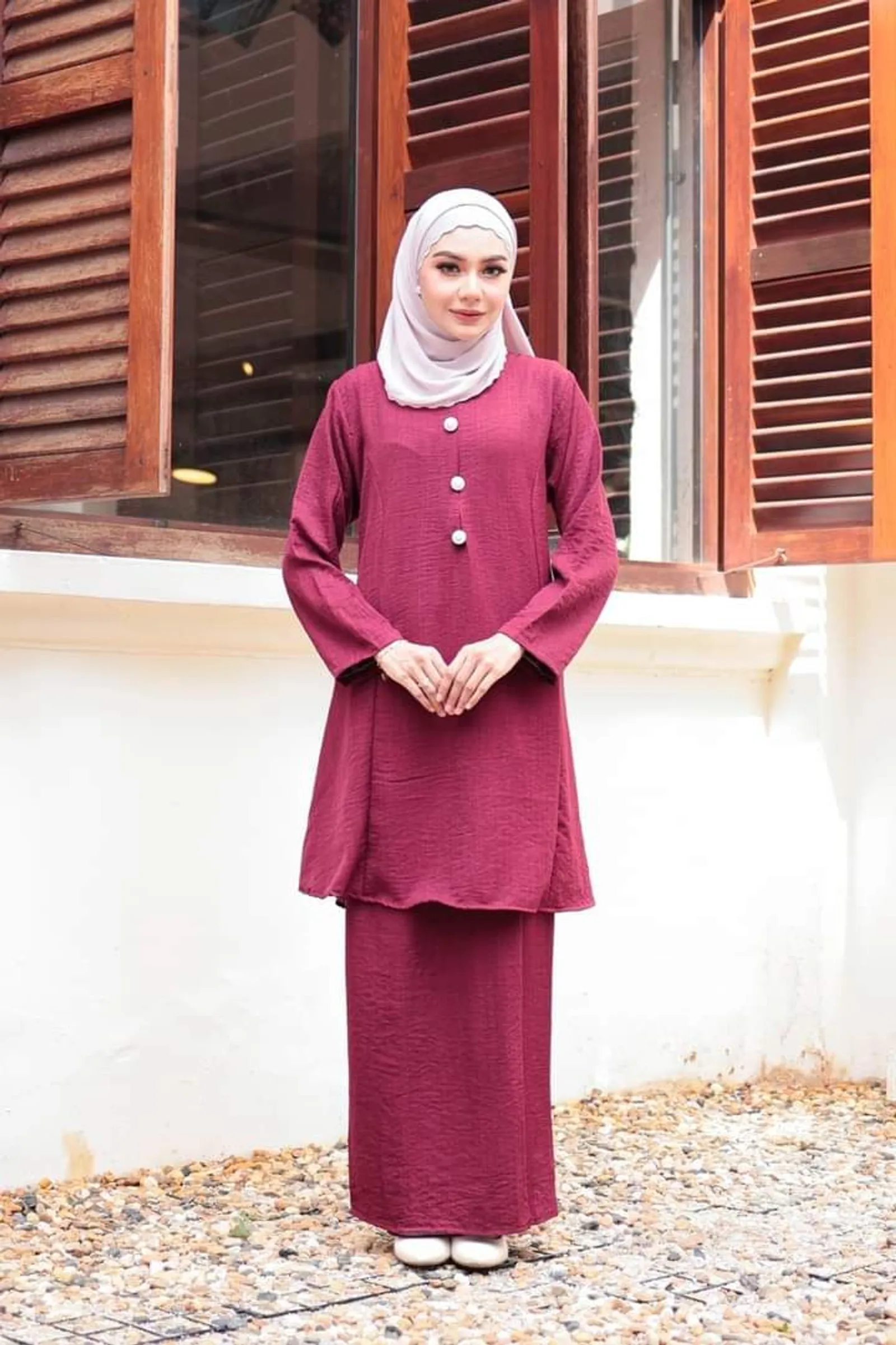 7 Model Baju Kurung Tunik Terbaru untuk Pesta, Menawan!