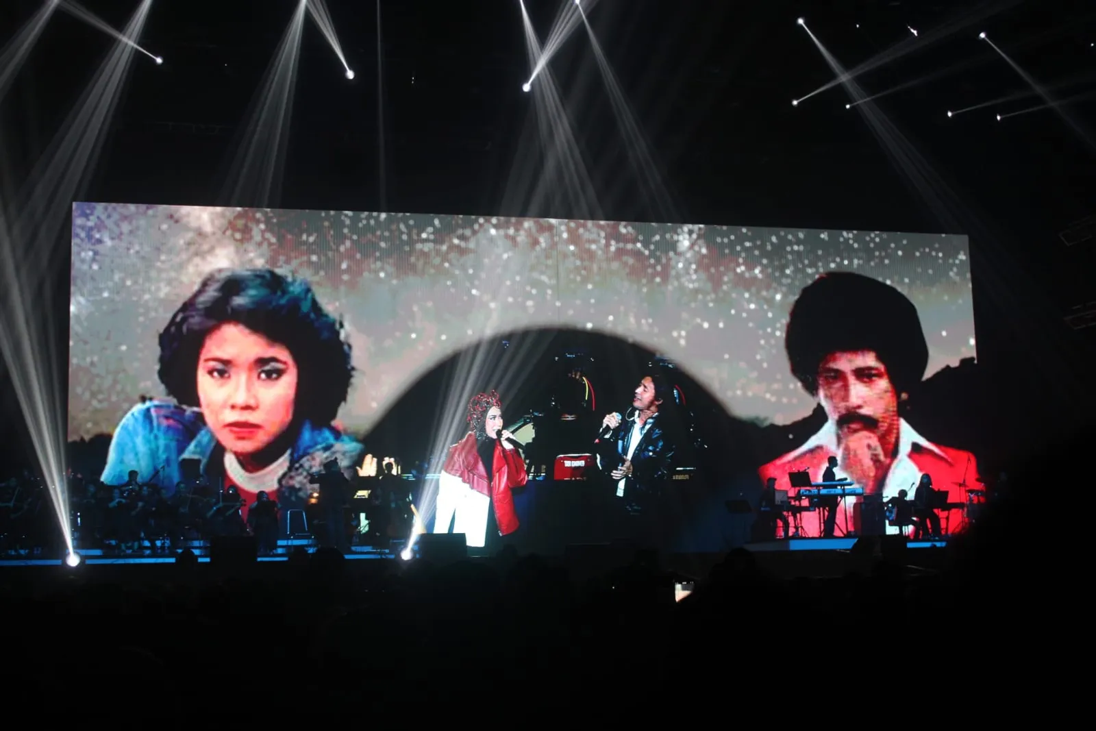 Malam Penuh Harmoni di Konser Tunggal Melly Goeslaw