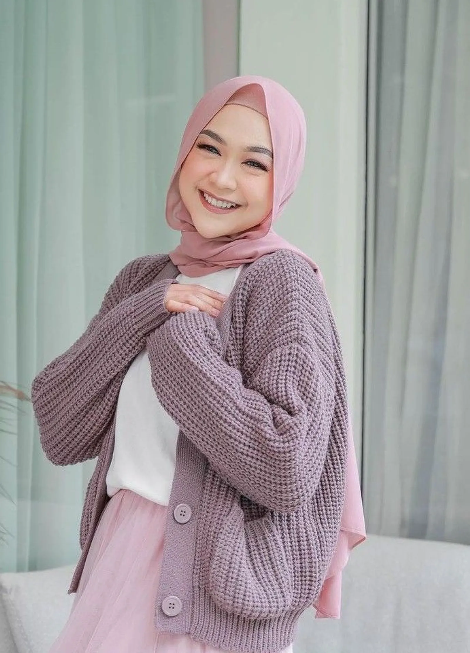 Baju Lilac Cocok dengan Jilbab Warna Apa? Ini 6 Pilihannya