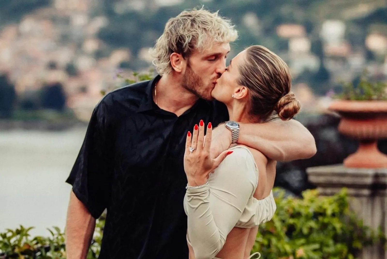 Kisah Cinta Logan Paul dan Nina Agdal, Sambut Kelahiran Anak Pertama!