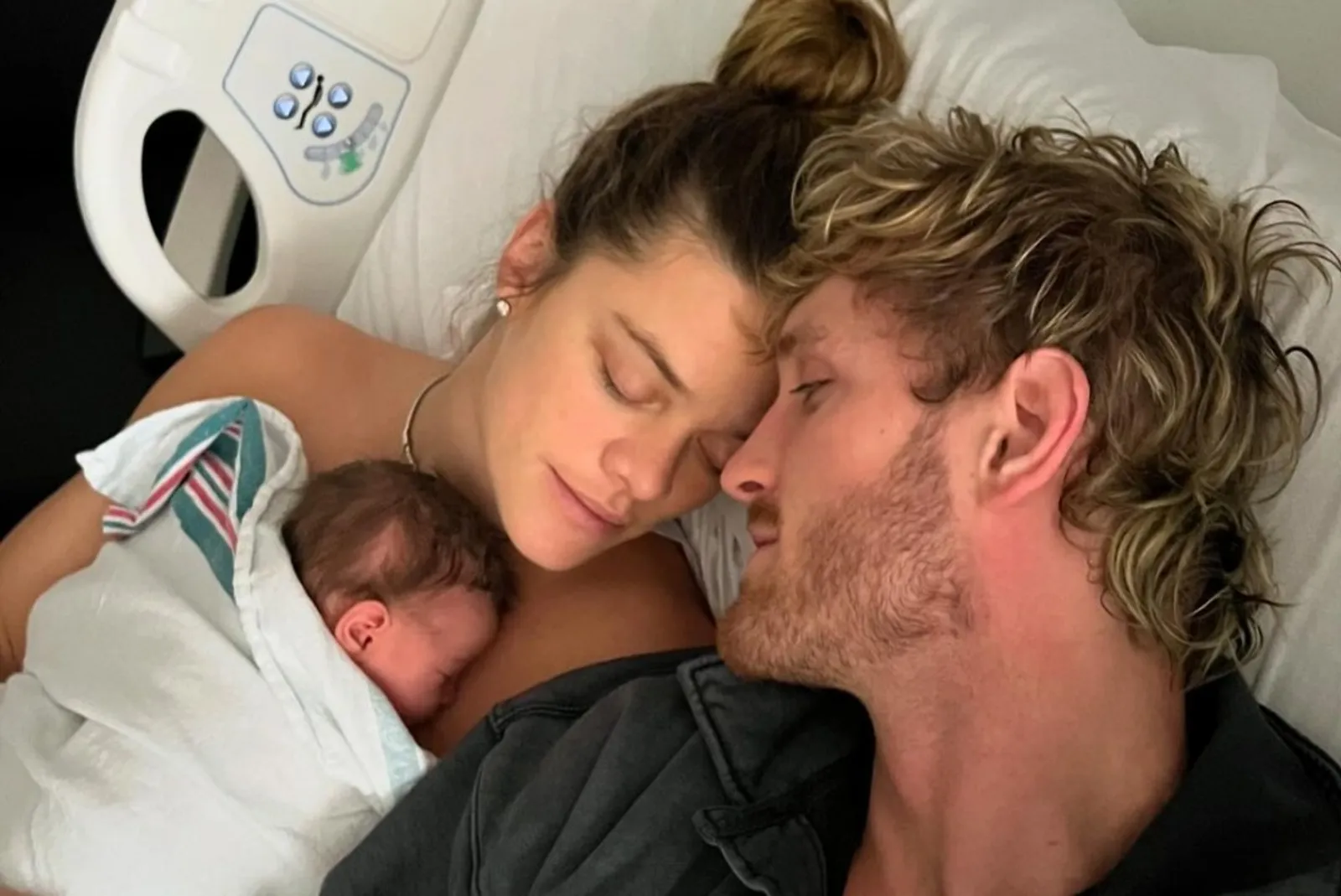 Kisah Cinta Logan Paul dan Nina Agdal, Sambut Kelahiran Anak Pertama!