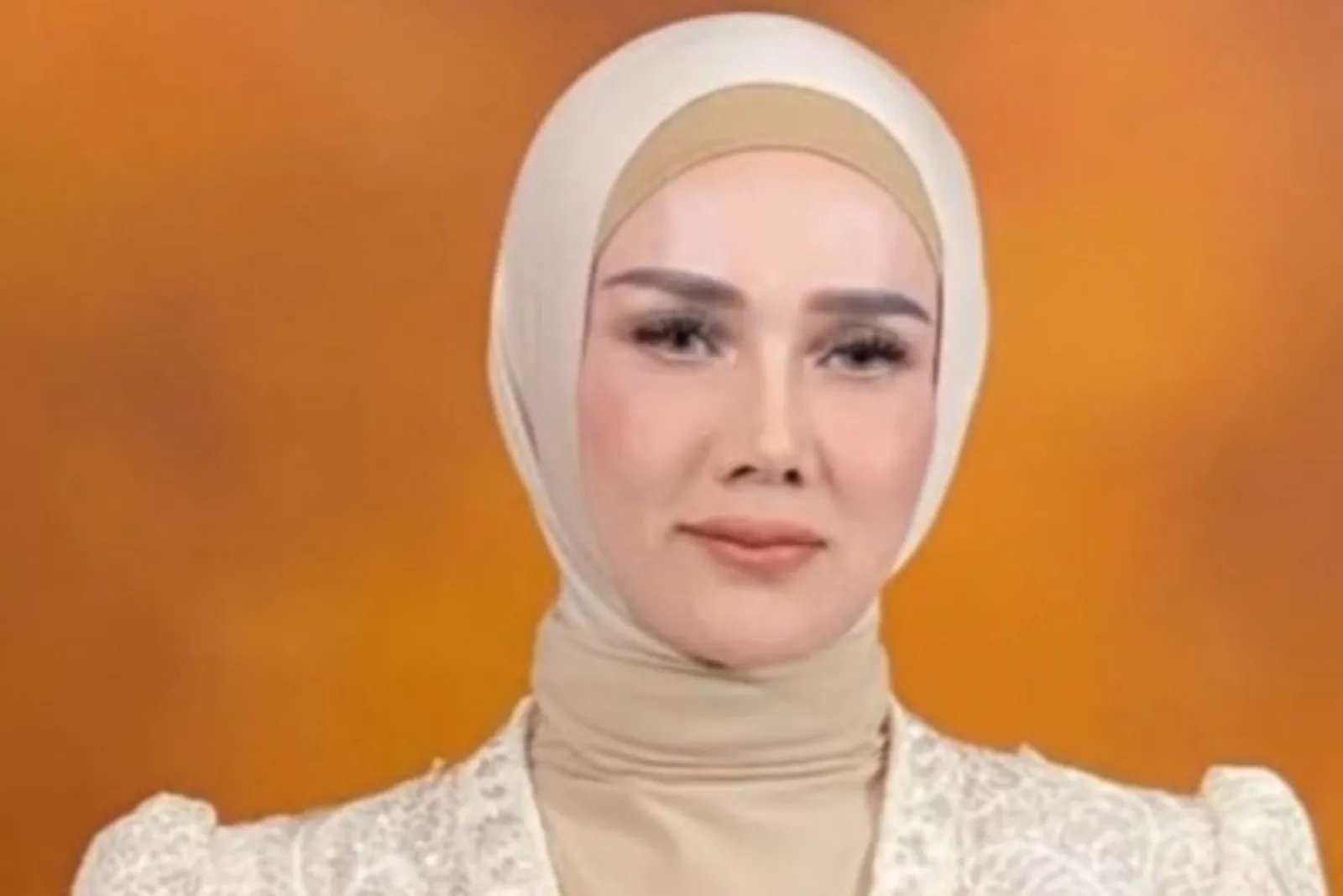 Makeup Glamor Artis yang Dilantik jadi Anggota DPR RI 2024-2029 