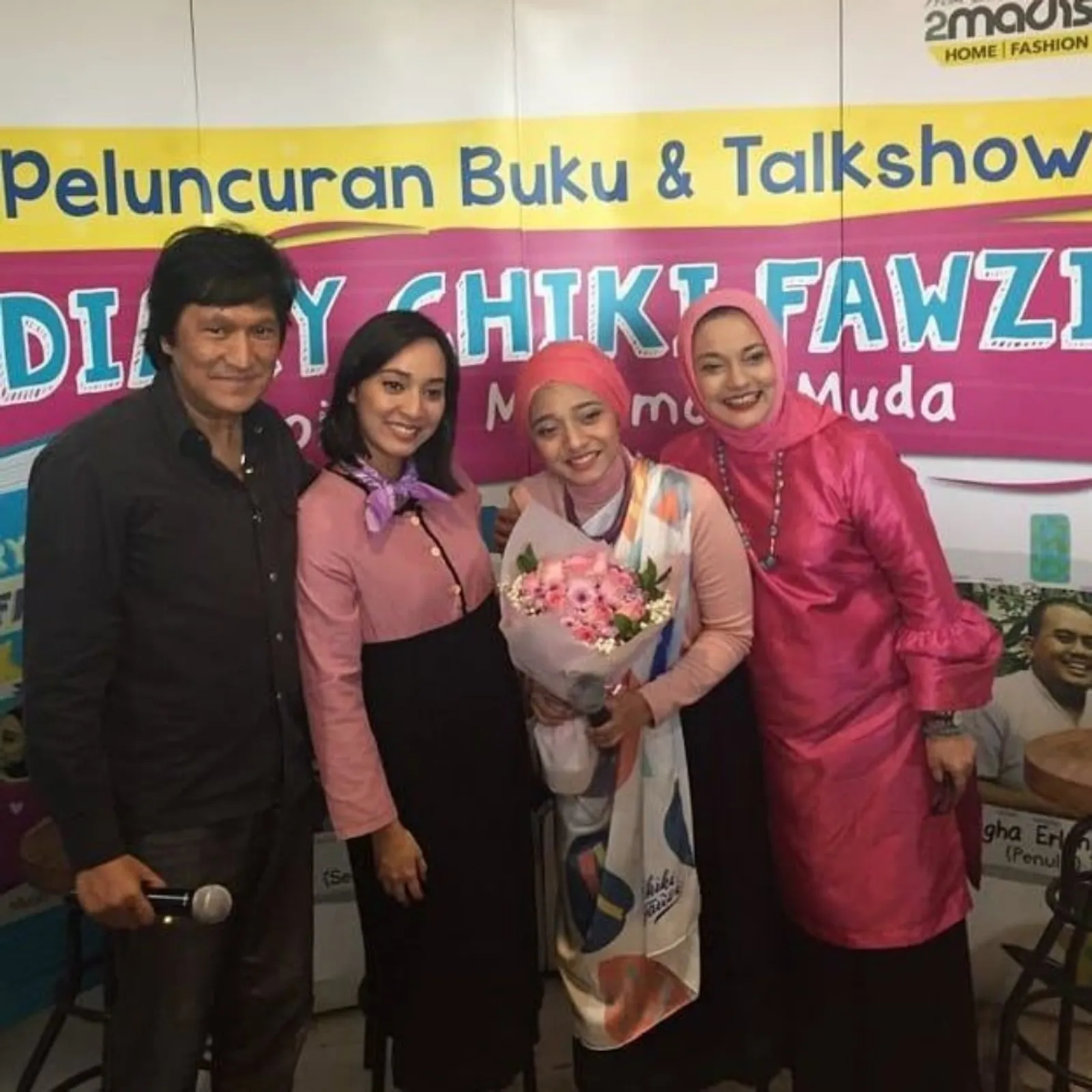 7 Potret Kenangan Marissa Haque dan Keluarga, Disebut Family Goals!