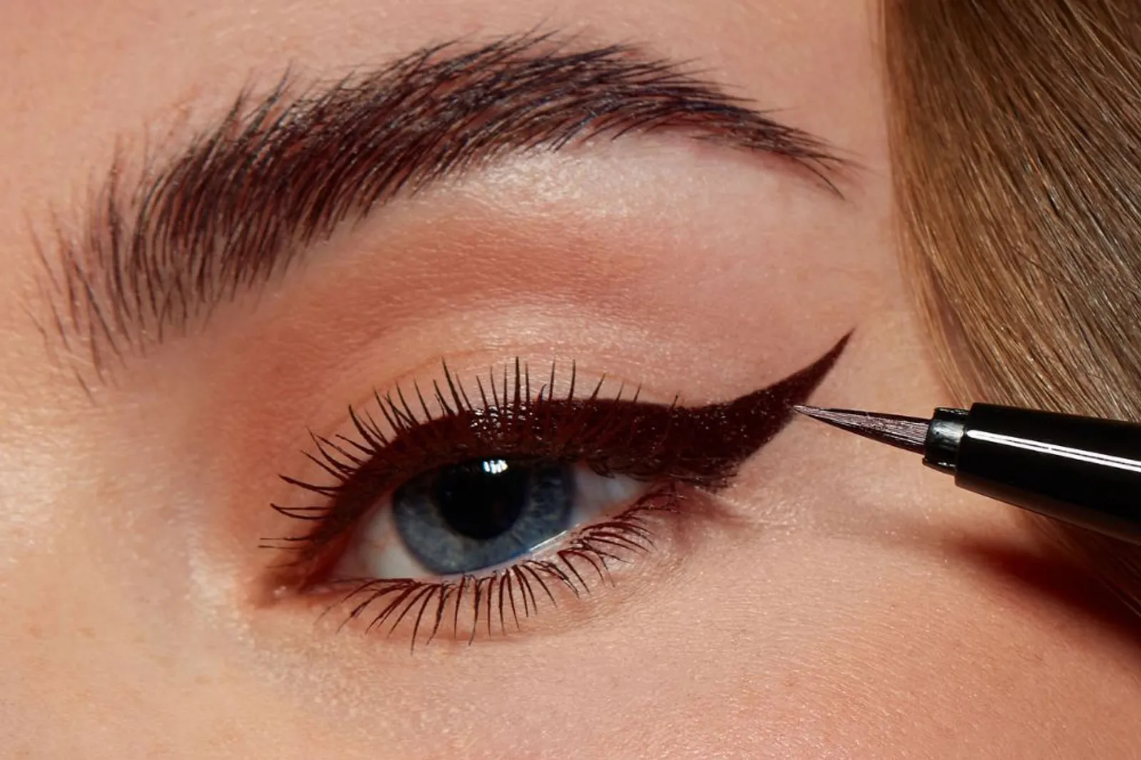 Tips Mengatasi Eyeliner Spidol Kering, Jangan Segera Dibuang!