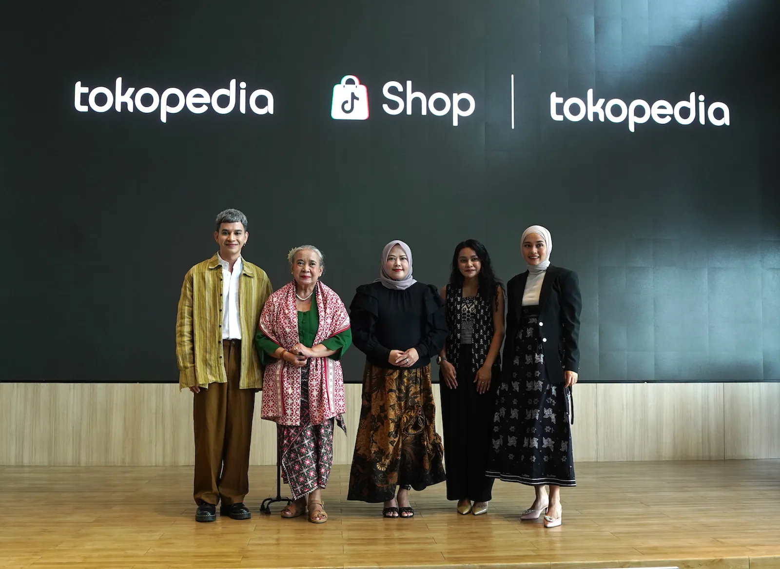 Kontribusi Tokopedia & ShopTokopedia dalam Memajukan Penjualan Batik