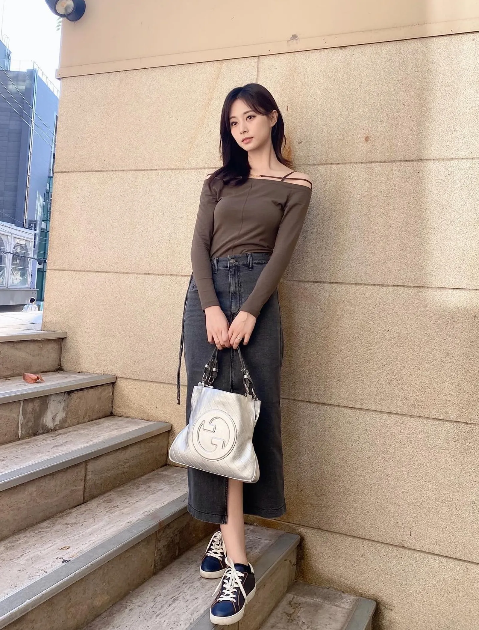 10 OOTD Korean Style Perempuan Kasual, Simpel tapi Stylish